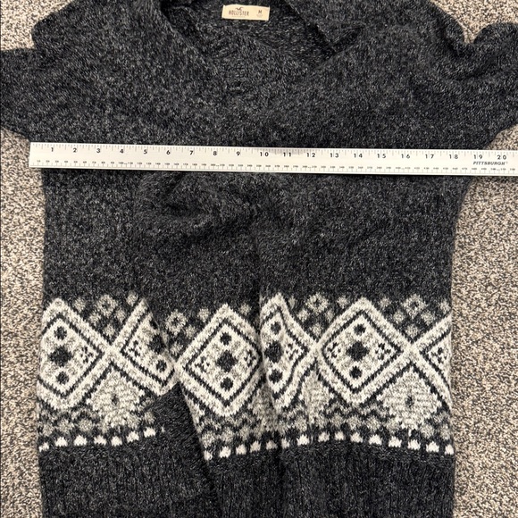 Hollister Charcoal and White Geometric Aztec Fair Isle Open Front Cardigan Sz M - Picture 10 of 10